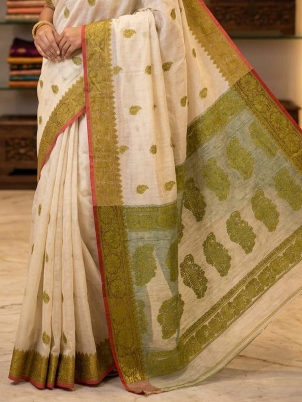 Nokshimala Design Soft Dhakai Jamdani Sari with Blouse Piece - Vanilla