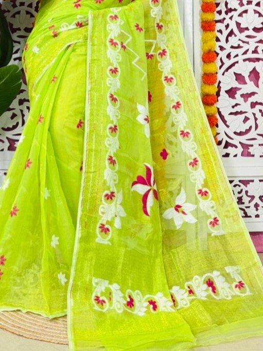 Shiuli Soft Dhakai Jamdani Sari with Blouse Piece - Avocado Green