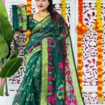 Shiuli Soft Dhakai Jamdani Sari with Blouse Piece - Bottle Green