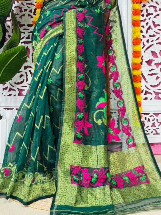 Shiuli Soft Dhakai Jamdani Sari with Blouse Piece - Bottle Green