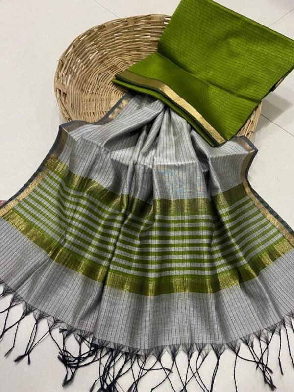 Maheshwari Design Handloom Cotton Silk Saree with Blouse Piece - Grey