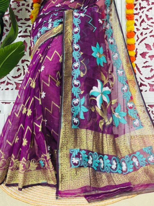 Shiuli Soft Dhakai Jamdani Sari with Blouse Piece - Pansy Purple