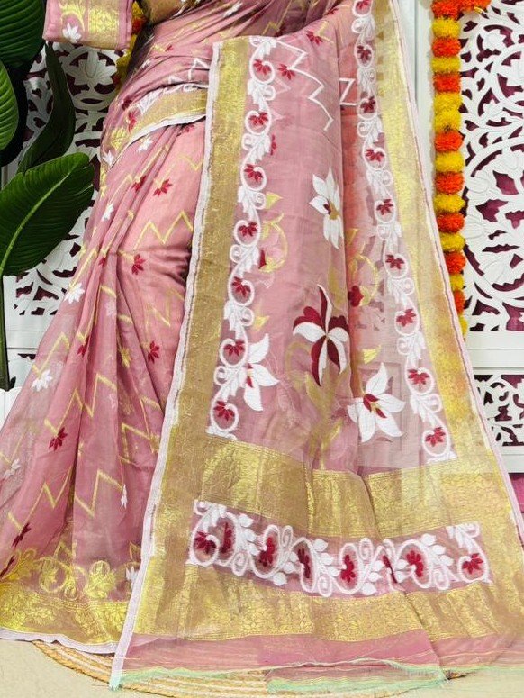 Shiuli Soft Dhakai Jamdani Sari with Blouse Piece - Rosy Brown