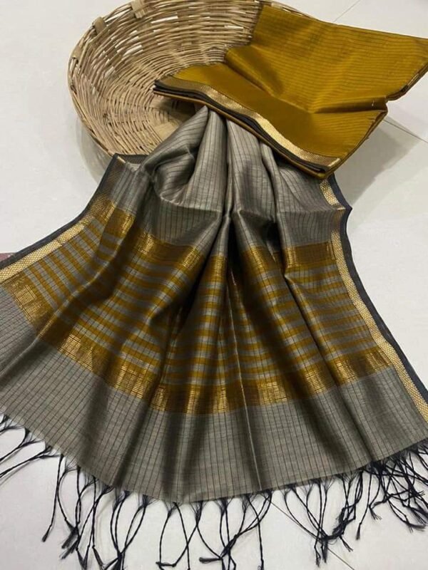 Maheshwari Design Handloom Cotton Silk Saree with Blouse Piece - Warm Grey